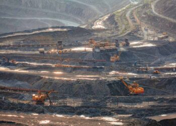 Russia, China Forge New Mining Deals in Africa